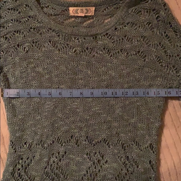 Pink Rose knit sweater - Picture 5 of 5